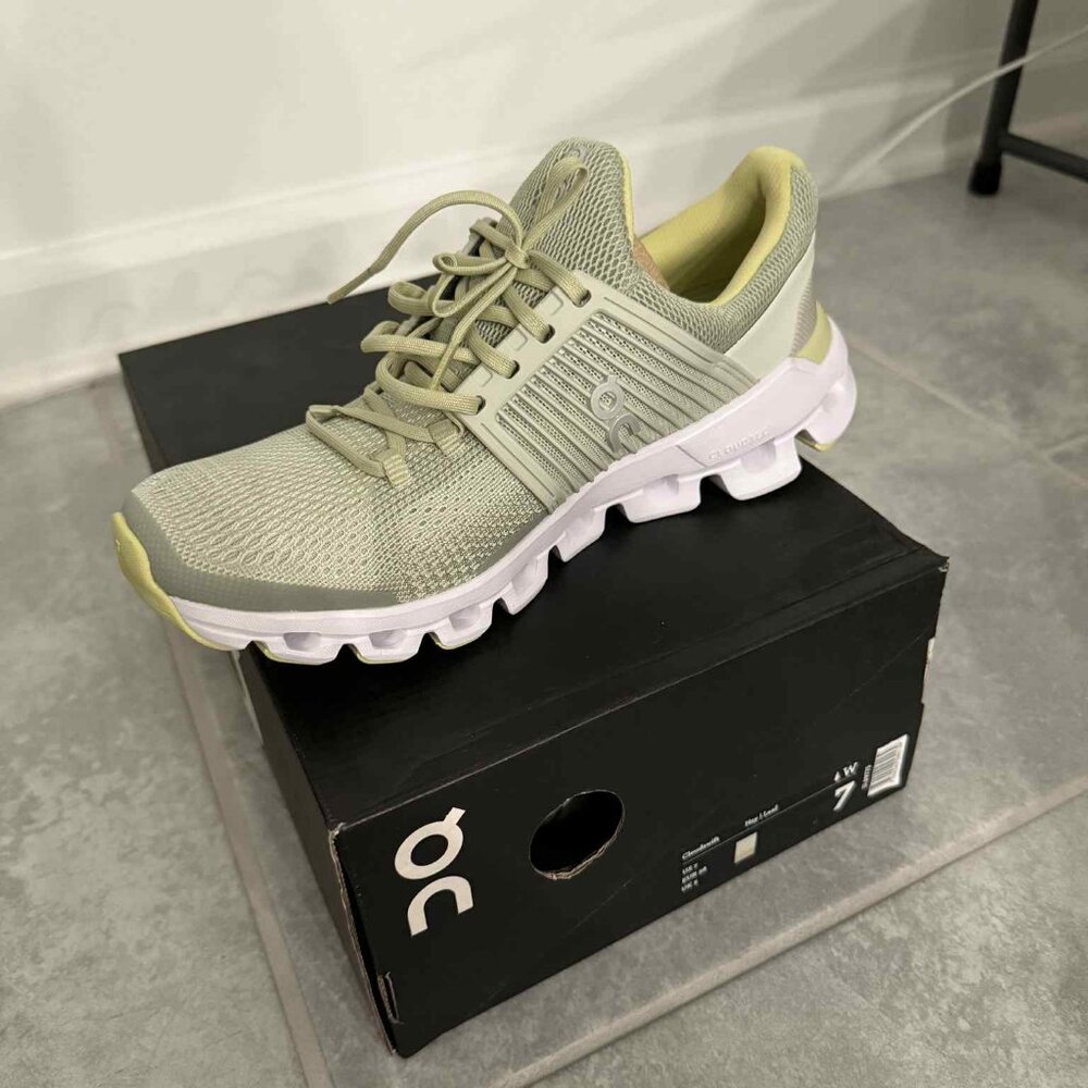 On Running Light Sage Green and White Cloudswift Sneakers - Picture 2 of 4
